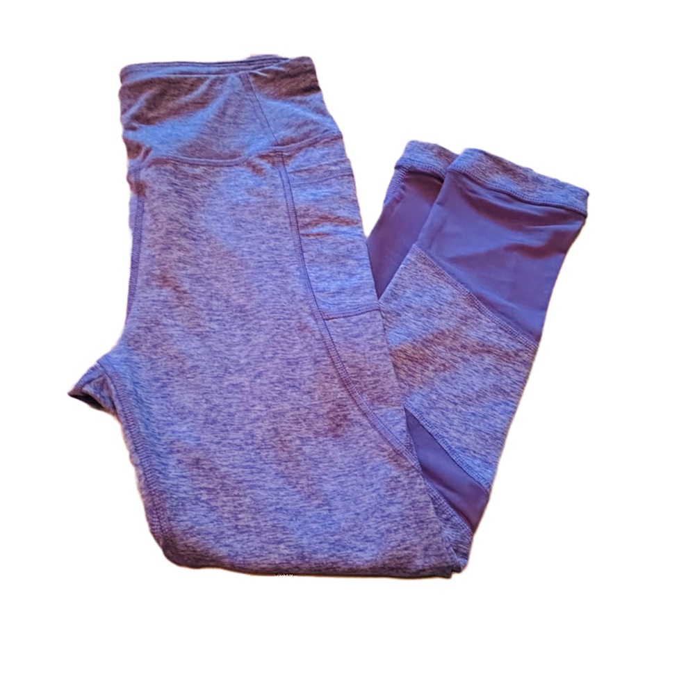 *NWT* AVIA Athletic Capri Leggings